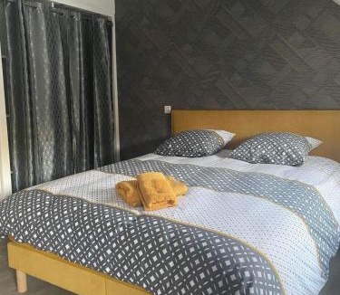 Plouguenast Apartment | Maison Moderne et Confortable centre Bretagne