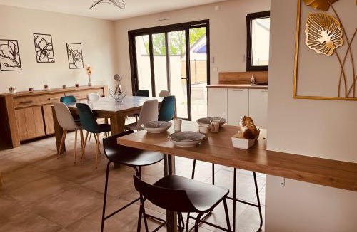 Cerelles House | Maison moderne 3 chambres SPA-jacuzzi mai-septembre
