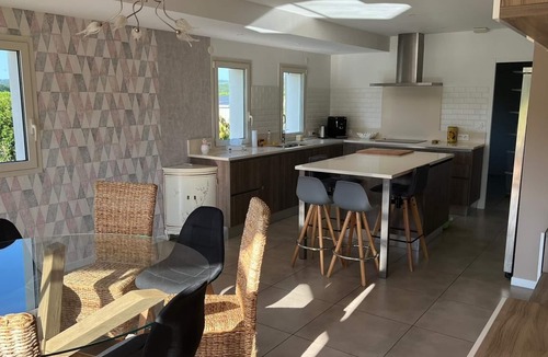 Caillac House | Maison Moderne Piscine Chauffée