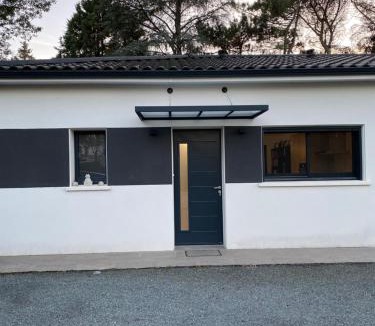 Puygouzon House | Maison moderne vue sur Albi