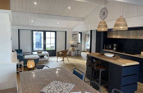 Noirmoutier-en-l'Ile House | Maison Neuve Écologique au Vieil à 20m de la Plage