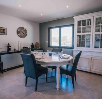 Sabran House | Maison neuve, au cœur des vignes
