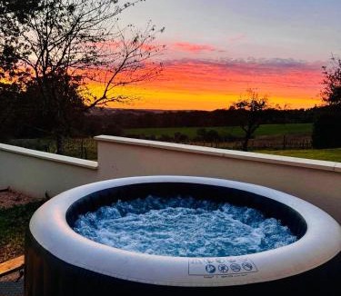 Figeac House | Maison neuve, cadre apaisant,jacuzzi et piscine