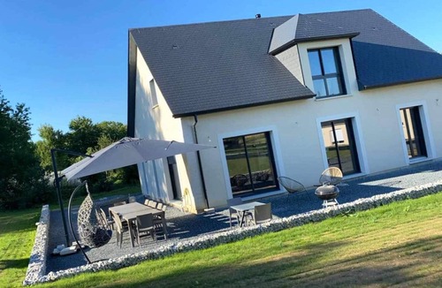 Fourmetot House | Maison Neuve de Campagne Calme et Confortable Avec Salle de Sport et de Jeux