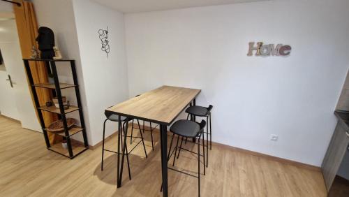 Les Ageux Apartment | maison neuve - le laos -