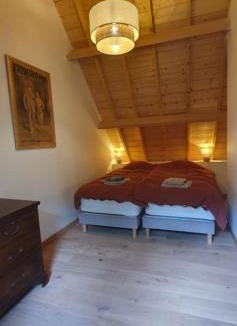 Rugles House | Maison Normande au bord de rivière avec spa et sauna