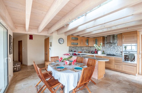 Villeneuve-sur-Lot Villa | Maison Origami - Three Bedroom Villa, Sleeps 6