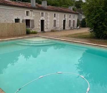 La Roche-Chalais House | Maison Périgord vert piscine et spa