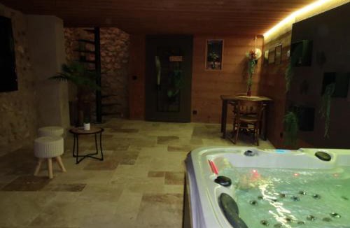 Perouges House | Maison Pérouges spa