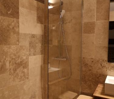 Perouges House | Maison Pérouges spa