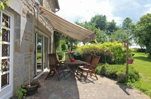 Tinchebray-Bocage House | Maison paisible en nature avec cheminée et animaux acceptés - FR-1-497-154