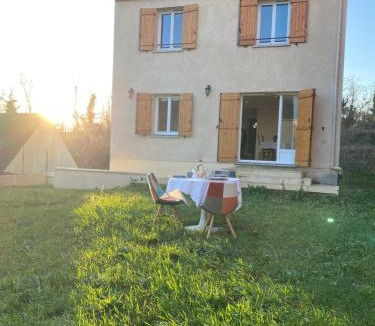 Cregy-les-Meaux Villa | Maison Paisible à 15 min de Disneyland !