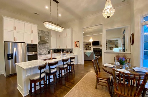 Dahlonega Villa | Maison Paradis - River Front - Two Kitchens