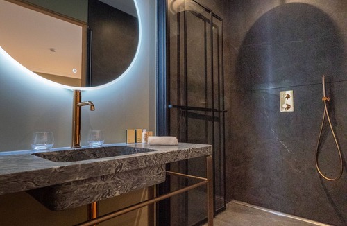 Le Bouscat Hotel | Maison Pavlov