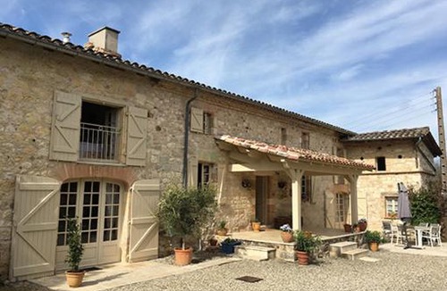 Castelnau-de-Montmiral Bed & Breakfast | maison pechauzi