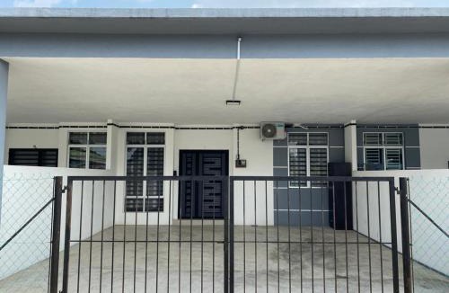 Batu Satu Peramu House | Maison Pekan