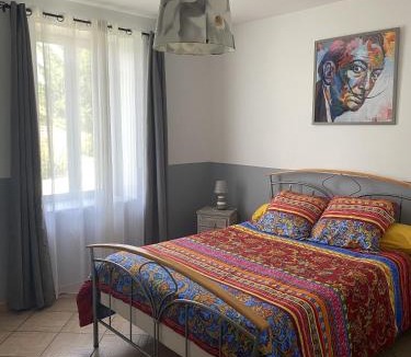 Saint-Germain-des-Fosses Bed & Breakfast | Maison Piscine & Jacuzzi