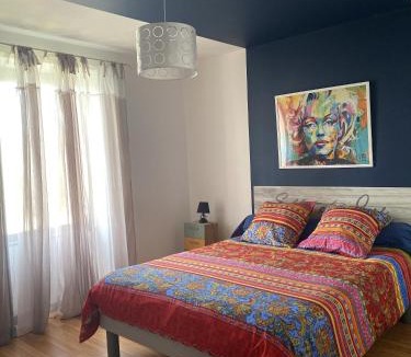 Saint-Germain-des-Fosses Bed & Breakfast | Maison Piscine & Jacuzzi