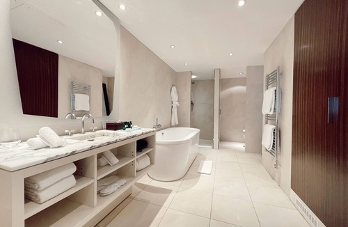 Valence Hotel | Maison Pic