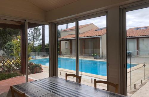 Saint-Trojan-les-Bains House | Maison piscine partagé vers ocean