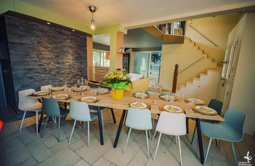 Troyes Villa | Maison PISCINE INTERIEURE et GARAGE