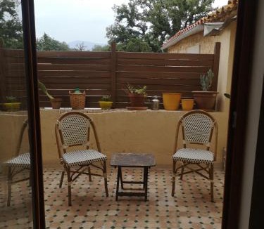 Passa House | Maison Pittoresque Terrasse et Jardin Monastir del Camp