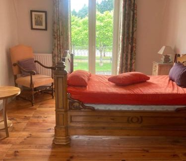 Chamberet House | Maison place champs de foire 6 pers 3 chambres jardin terrasse