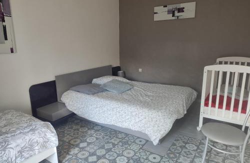 Lucay-le-Male House | Maison plain pied, 2 chambres, longère typique , fraiche, dans bourg avec tous commerces