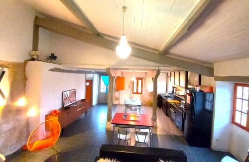 Sarrant House | Maison Pop-70's-spot Nature-b&b