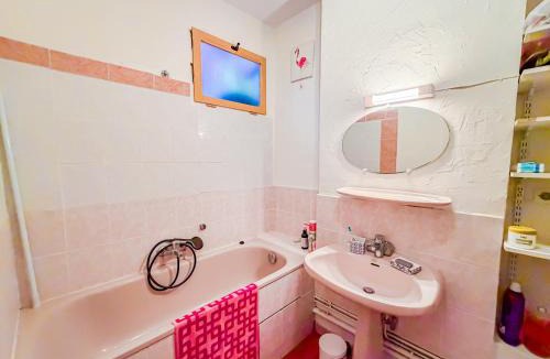 Le Pouget Apartment | Maison pour 4 personnes avec terrasse