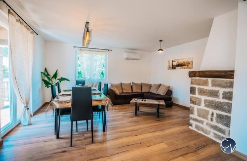 Goudargues House | Maison pour 6 à 500 m du centre du village