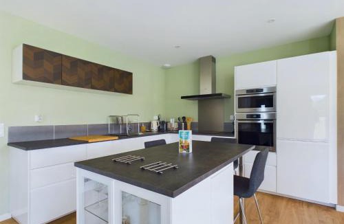 Saint-Hilaire-de-Riez House | Maison pour 6 adultes avec piscine
