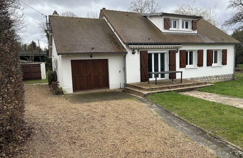 Saint-Prest House | Maison Pour 6 Personnes Plus un Bébé