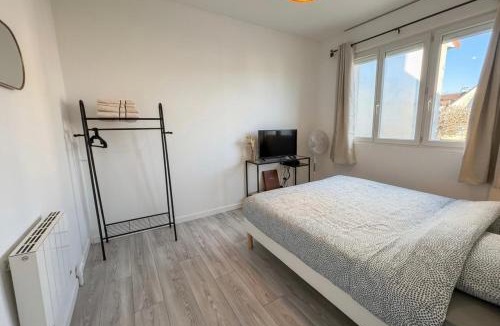 Bretigny-sur-Orge House | Maison pour 8 personnes avec jardin et à côté Gare RER C & Paris