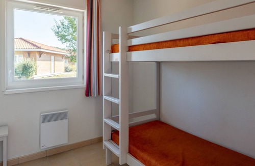Parentis-en-Born Condo | Maison près du lac | Piscines + Toboggan