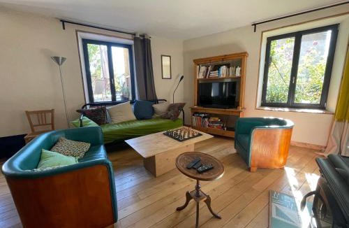 Arbois House | Maison près de la rivière