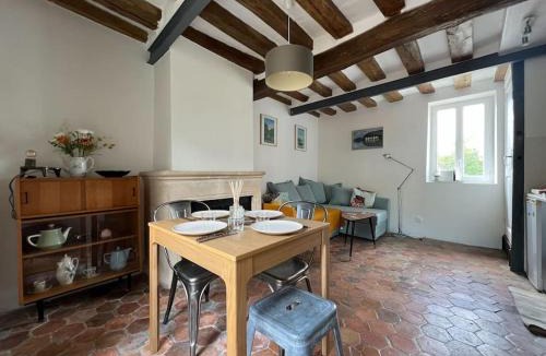 Montigny-sur-Loing Apartment | Maison privée - Centre Montigny