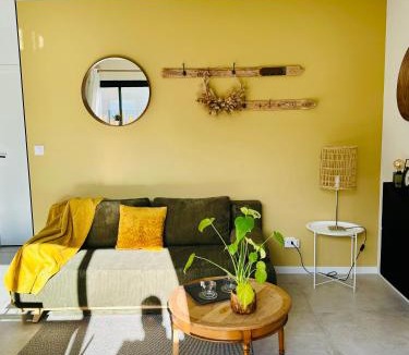 Saint-Victor-la-Coste Apartment | Maison, privative, lumineuse, suréquipée terrasse et parking