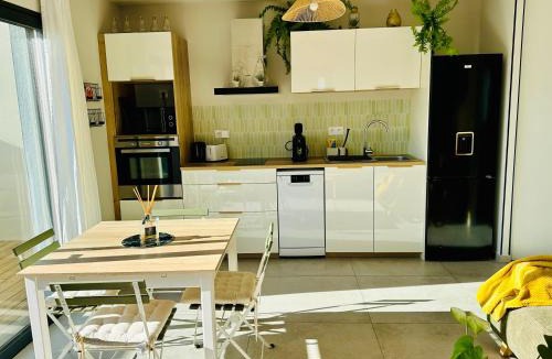 Saint-Victor-la-Coste Apartment | Maison, privative, lumineuse, suréquipée terrasse et parking