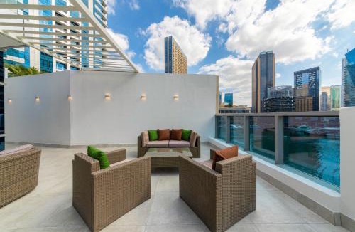 Jumeirah Beach Residence Villa | Maison Privee - Stunning 3-Floor Villa with Kids Room & Rooftop Terrace over Dubai Marina
