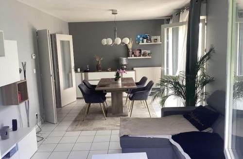 Saint-Remy-en-Rollat House | Maison proche de vichy