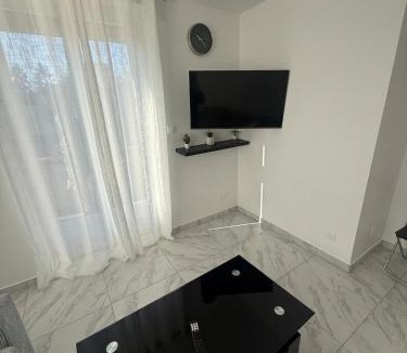 Villiers-le-Bel Apartment | Maison proche Charles de Gaulle et Paris L1