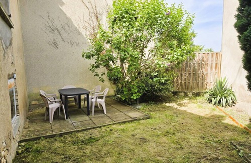 Chateauroux Apartment | Maison proche du lac-4 pers-wifi-cour