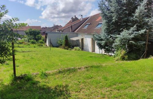 Neufchateau House | Maison proche gare avec extérieur