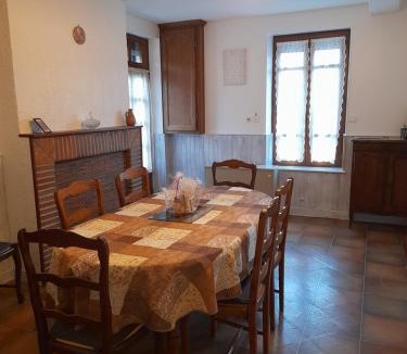 Thiel-sur-Acolin House | Maison proche le PAL 4kms