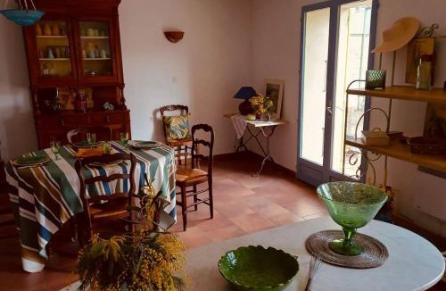 Roquemaure House | Maison provençale les glycines