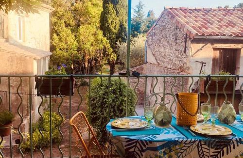 Roquemaure House | Maison provençale les glycines
