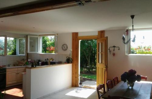 Avermes House | Maison rénovée avec piscine et jardin à Moulins - FR-1-489-324