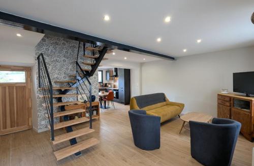 Polignac House | Maison rénovée avec terrasse et balcon à Polignac - FR-1-582-539