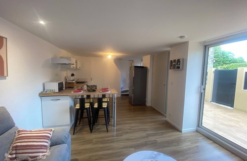 Dinan House | Maison Rénovée Avec un Jacuzzi Privatif. A 7 Minutes à Pieds du Centre-ville
